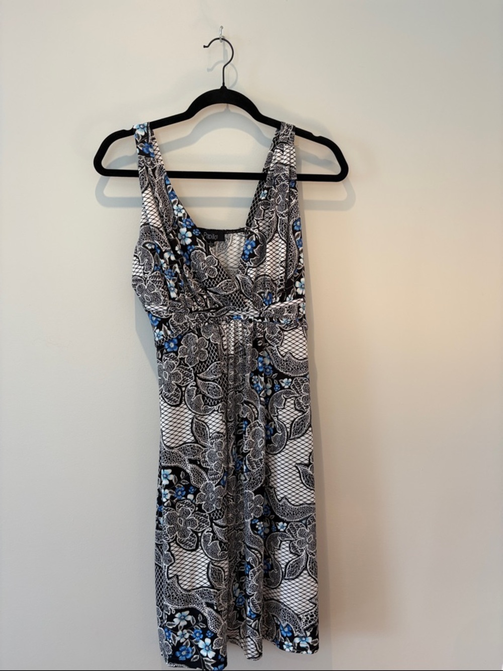 Papillon Blanc Black, White & Blue Sleeveless Midi Dress